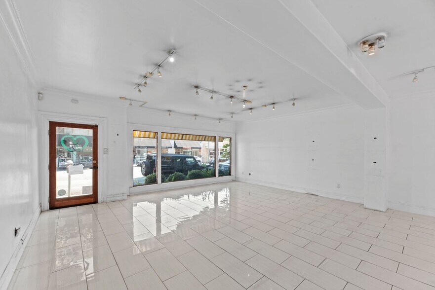 More Photos Of 1129-1133 Montana Ave, Santa Monica Storefront Retail Office For Lease