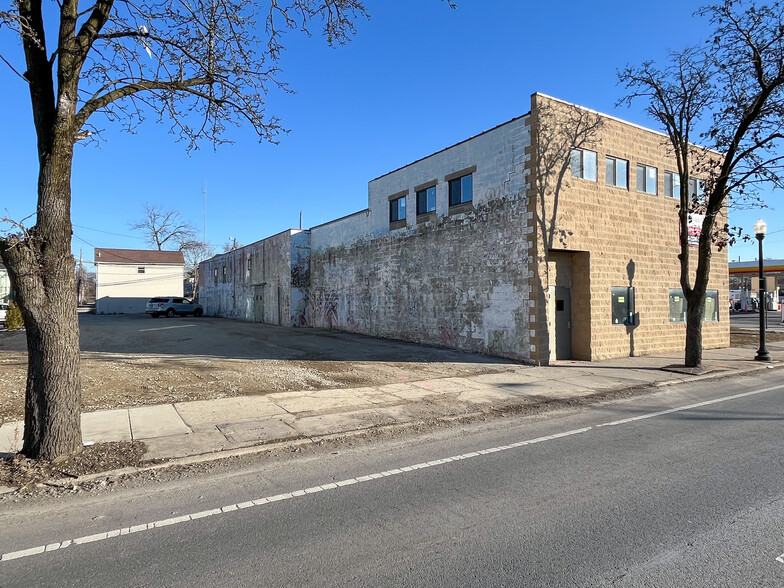 Primary Photo Of 1022 W Broad St, Columbus Storefront Retail Office For Sale