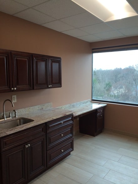 More Photos Of 280 State Route 35, Red Bank Medical For Lease