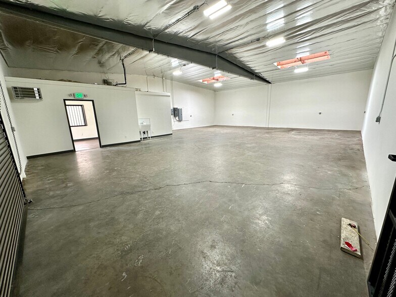 More Photos Of 2517-2519 N Lee Ave, South El Monte Warehouse For Lease