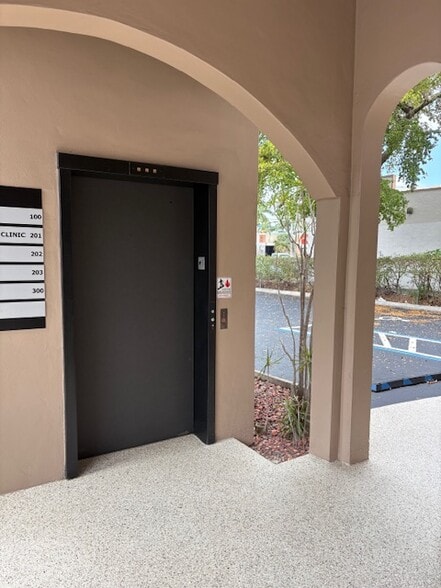 More Photos Of 2000 N Federal Hwy, Pompano Beach Medical For Lease