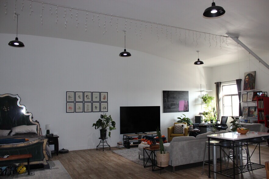 More Photos Of 2228-2232 E Cesar E Chavez Ave, Los Angeles Freestanding For Sale