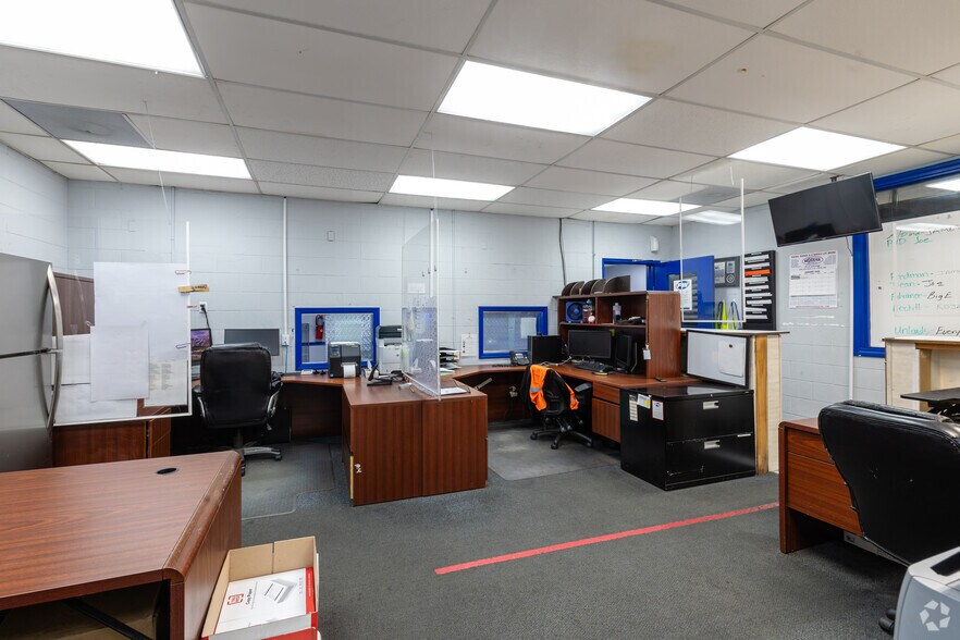 More Photos Of 4300 Church Rd, Centreville Truck Terminal For Lease