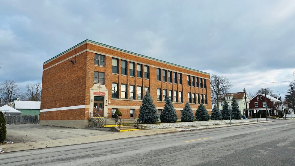 More Photos Of 1018 College Ave, Niagara Falls Schools For Sale