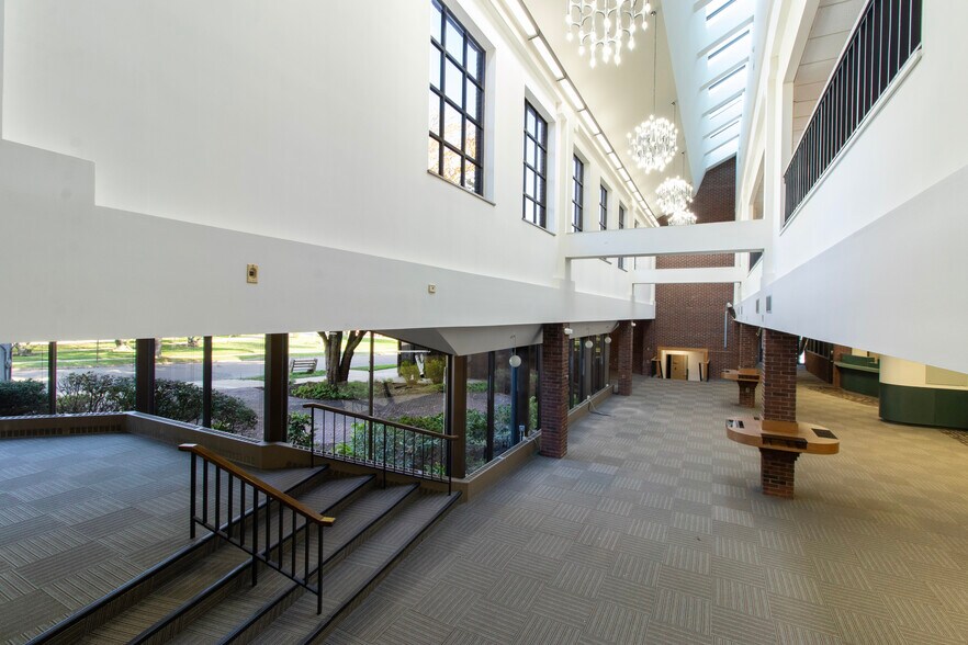 More Photos Of 45 S Main St, Branford Bank For Sale