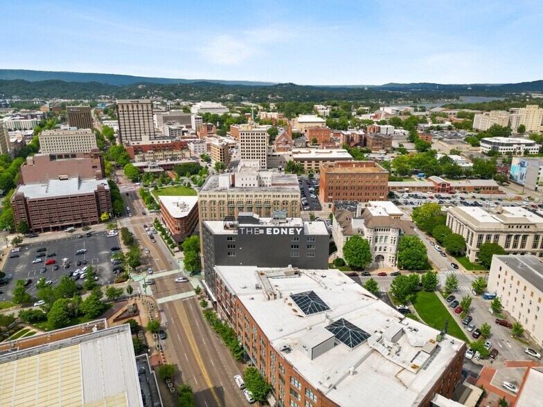 More Photos Of 1100 Market St, Chattanooga Office For Sale