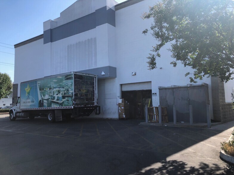 More Photos Of 6054 Pacific Blvd, Huntington Park Freestanding For Lease