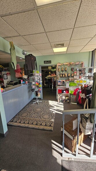 More Photos Of 850 N West End Blvd, Quakertown Freestanding For Sale