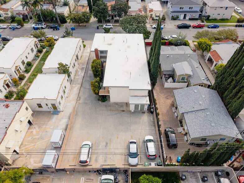 More Photos Of 2233 Addison Way, Los Angeles Apartments For Sale