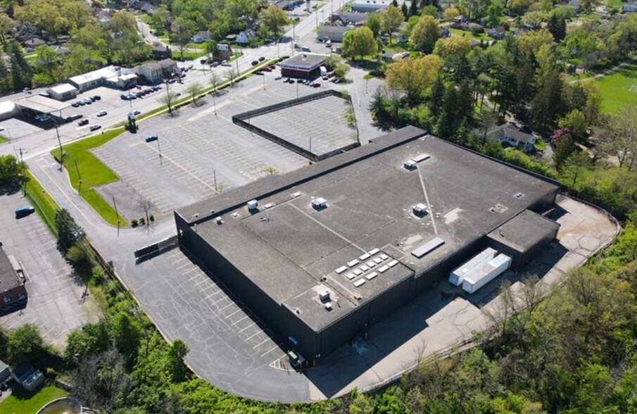 More Photos Of 6401 Colerain Ave, Cincinnati Supermarket For Lease