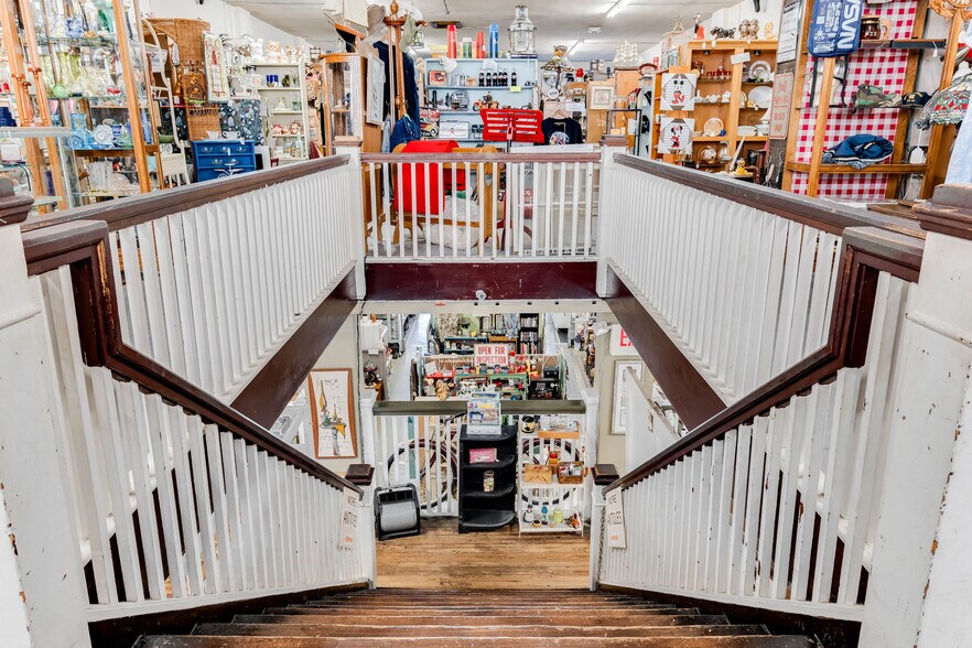 More Photos Of 114 S Woodland Blvd, Deland Storefront For Sale