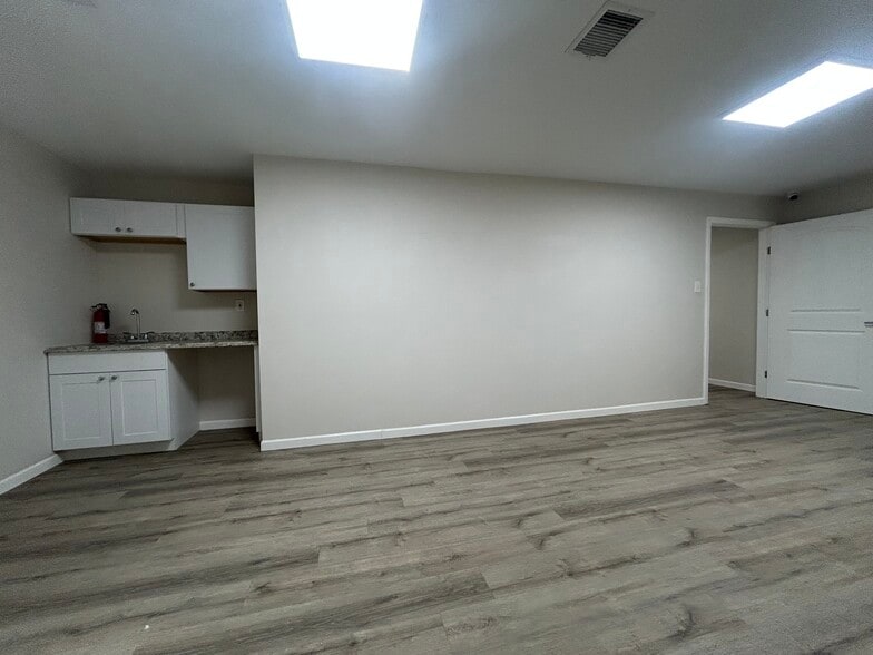 More Photos Of 1715 Sawdust Rd, Spring Self Storage For Lease