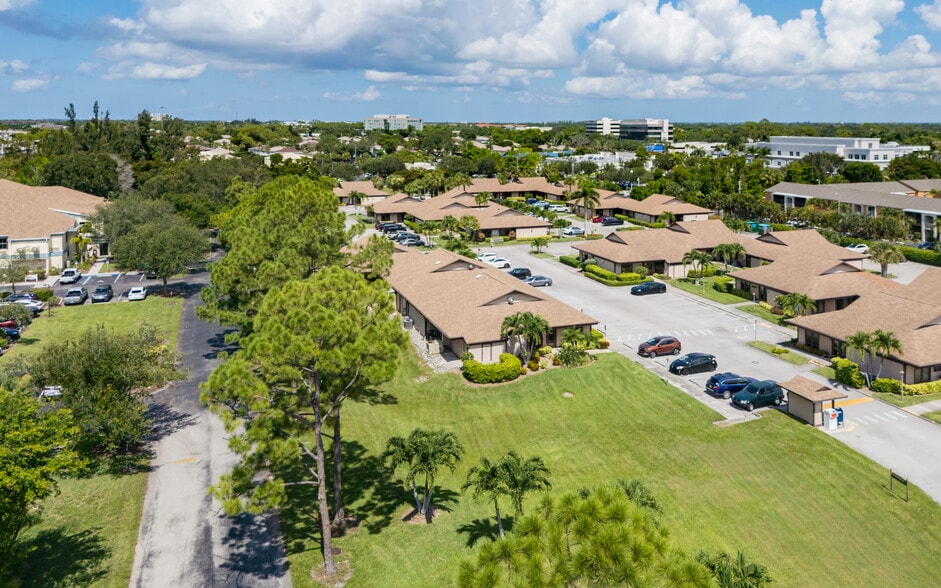 More Photos Of 12734 Kenwood Ln, Fort Myers Loft Creative Space For Lease