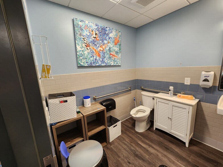 More Photos Of 166 Professional Way, Wellington Medical For Lease