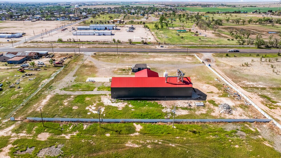 More Photos Of 1809 114 Hwy, Levelland Industrial For Lease