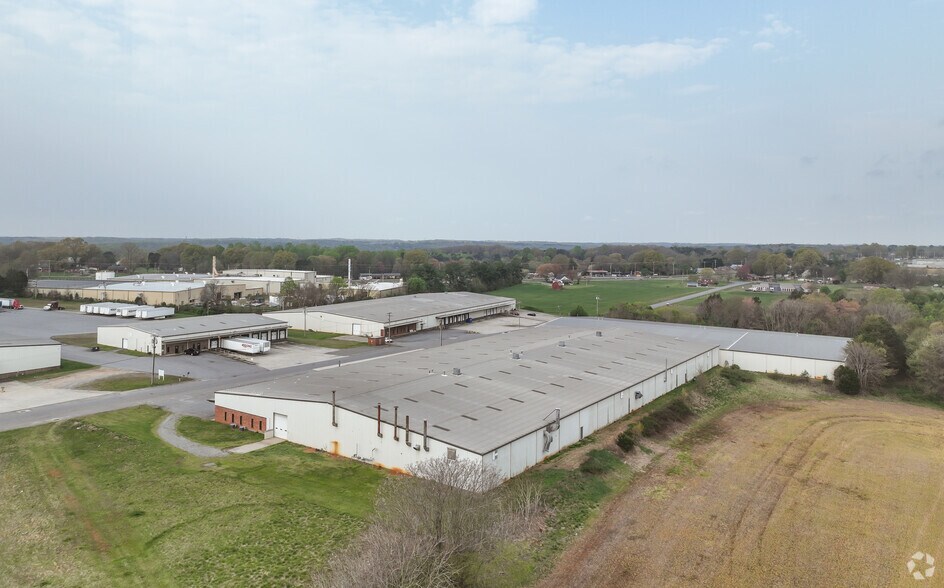 More Photos Of 181 Bucks Industrial Rd, Statesville Warehouse For Lease