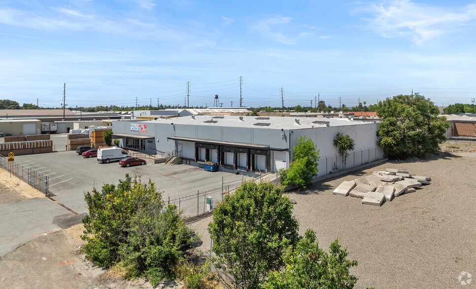 More Photos Of 2051 E Miner Ave, Stockton Warehouse For Lease