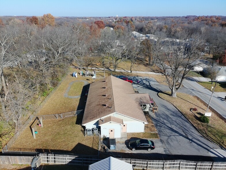 More Photos Of 108 N Ranson Rd, Greenwood Specialty For Sale