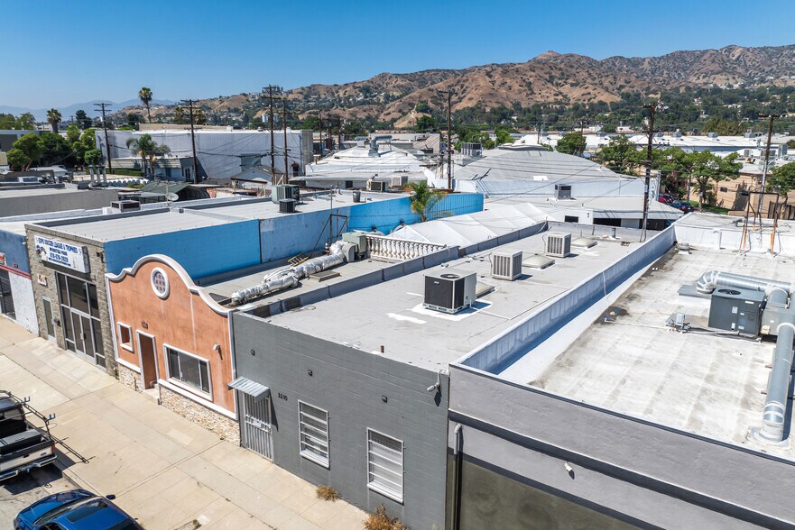 More Photos Of 3210 N San Fernando Blvd, Burbank Warehouse For Sale