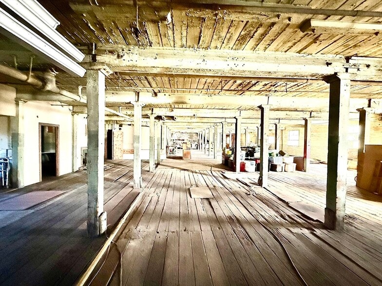 More Photos Of 55 Mill St, Brookfield Industrial For Sale