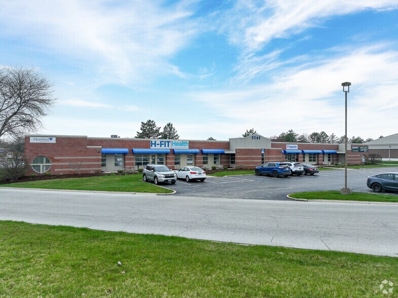 More Photos Of 5201 Fountain Dr, Crown Point Unknown For Lease