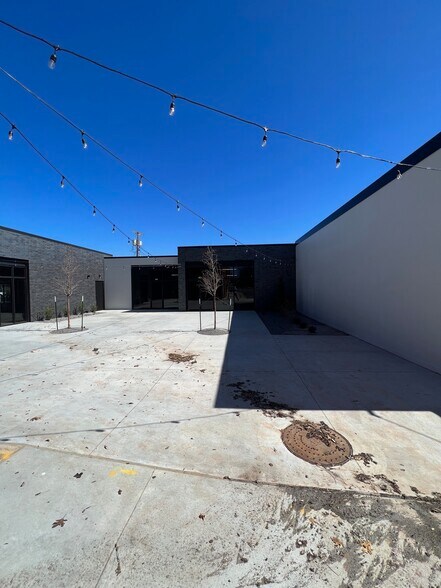 More Photos Of 140 E 5th St, Edmond Unknown For Lease