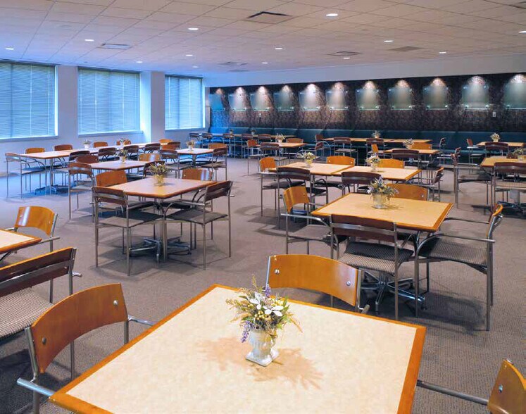 More Photos Of 11 Northeastern Blvd, Salem Office For Sale