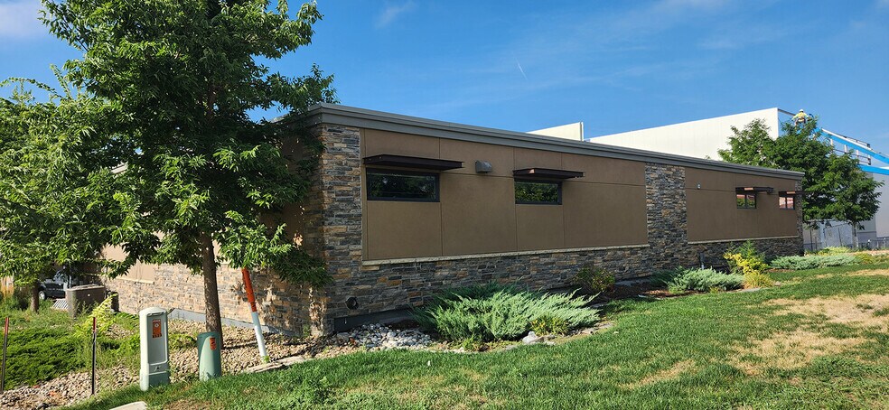 More Photos Of 4523 Endeavor Dr B, Johnstown Flex For Sale