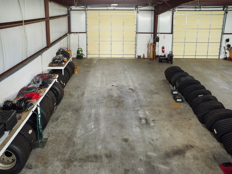 More Photos Of 9854 US Highway 271, Tyler Warehouse For Sale
