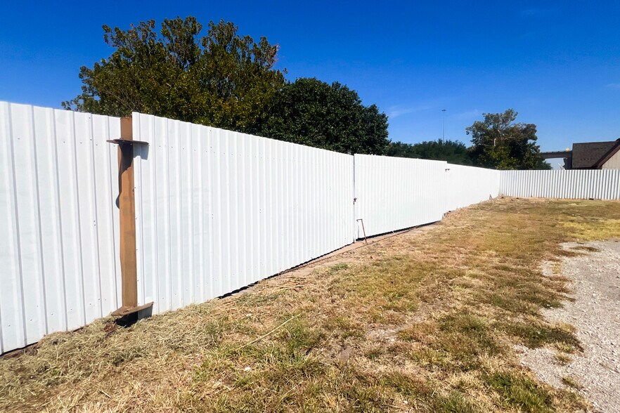 More Photos Of 231 Central Fwy E, Wichita Falls Land For Sale