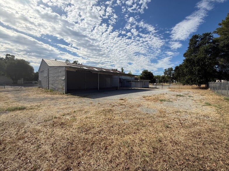 More Photos Of 2651 Henderson, Redding Warehouse For Sale