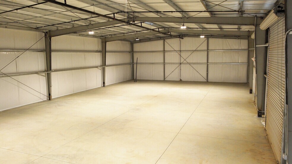 More Photos Of 136,146,156 S Blair Rd, Woodlake Industrial For Lease