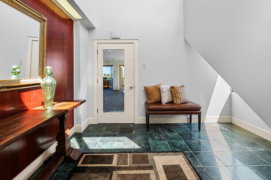 More Photos Of 560 Rolling Meadows, Fond Du Lac Light Distribution For Sale