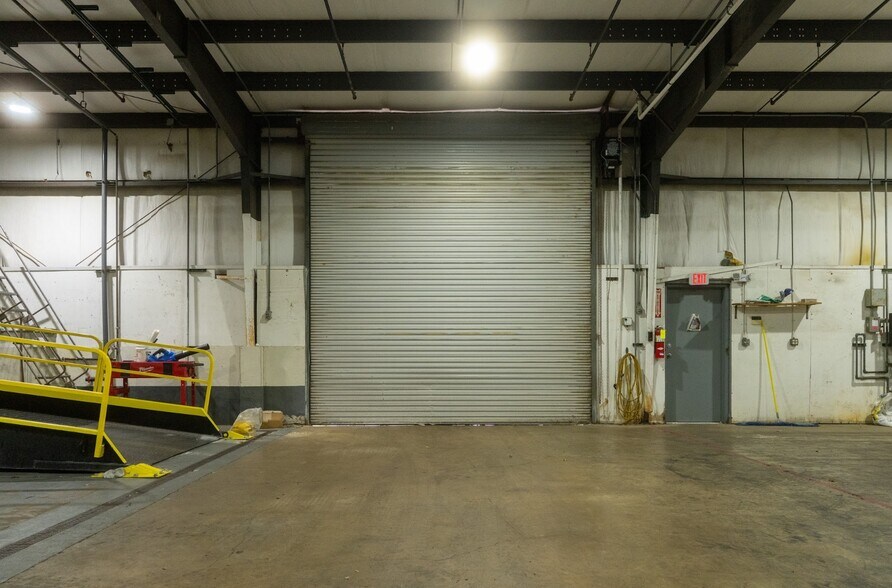 More Photos Of 207 Park Ct, Ridgeland Warehouse For Lease