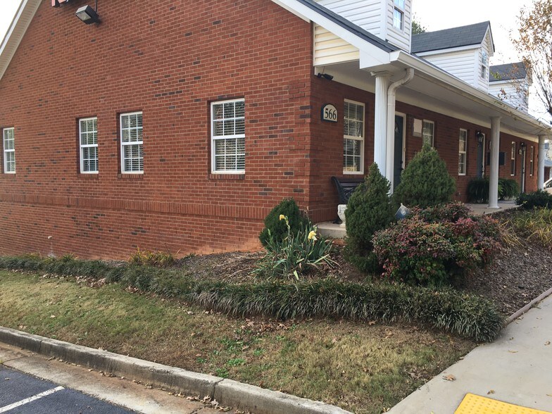 More Photos Of 566 Peachtree Pky, Cumming Office For Lease