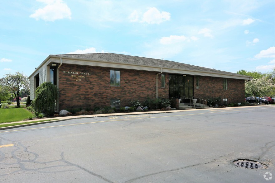 More Photos Of 2101 Aurelius Rd, Holt Medical For Lease