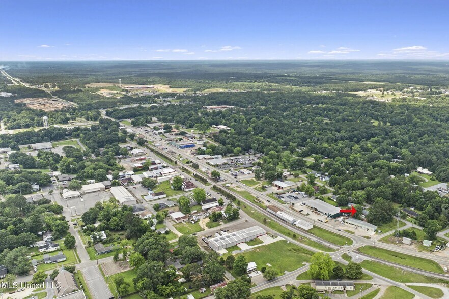 More Photos Of 221 Vardaman St N, Wiggins Freestanding For Sale