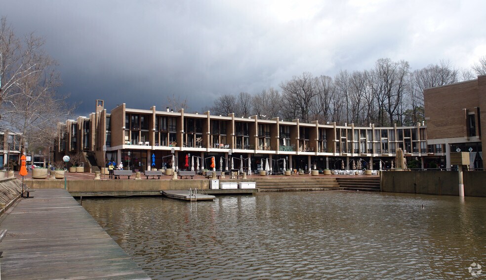 More Photos Of 1635 Washington Plz, Reston Apartments For Lease