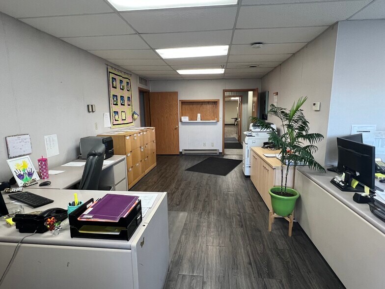 More Photos Of 480 Park Ave E, Eden Valley Warehouse For Sale