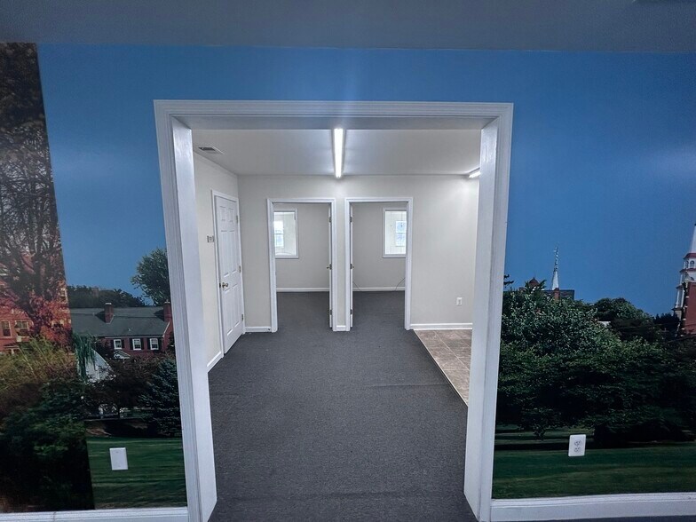 More Photos Of 6008 Fair Oaks Dr, Frederick Showroom For Lease