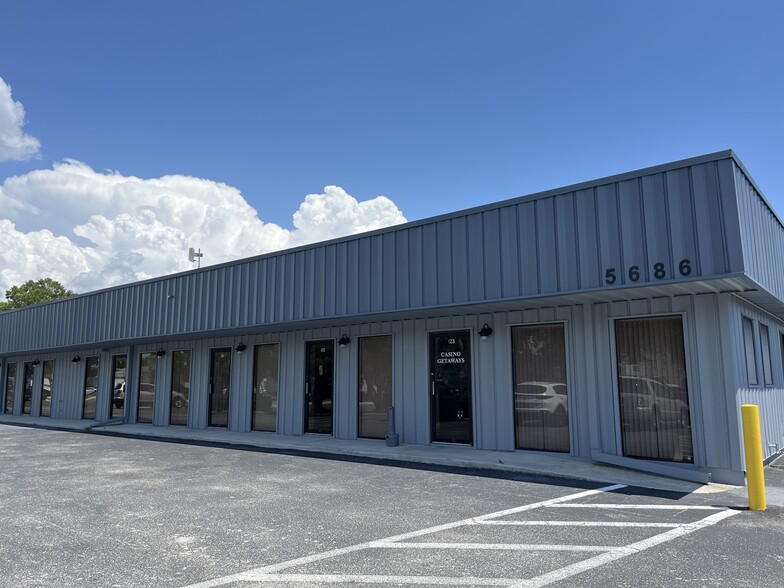 Primary Photo Of 5686 Youngquist Rd, Fort Myers Light Distribution For Lease