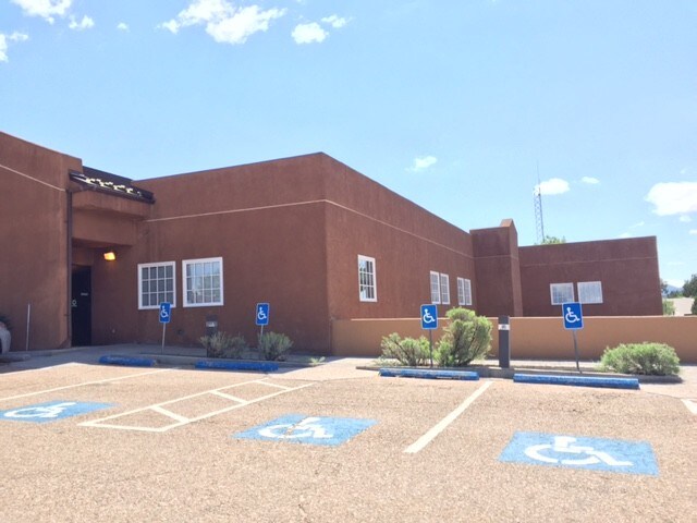 More Photos Of 435 Saint Michaels Dr, Santa Fe Medical For Lease