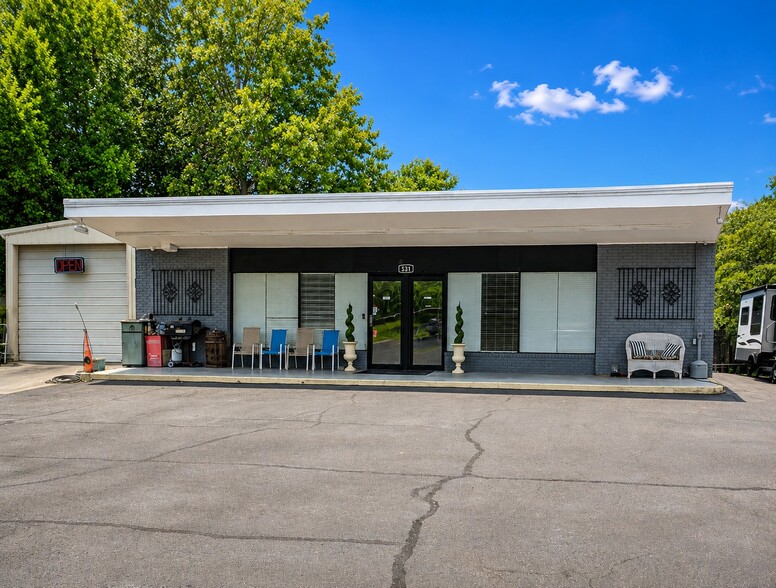 More Photos Of 531 Oak Dr, Lexington Auto Dealership For Sale