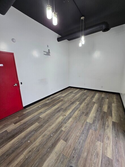 More Photos Of 3895 N Euclid Ave, Bay City Office For Sale