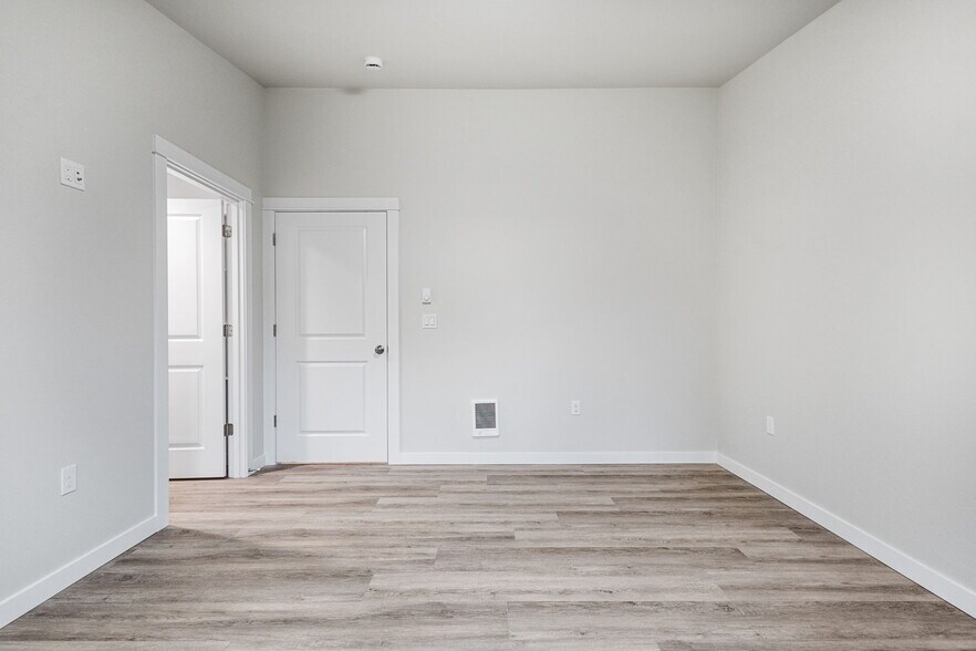 More Photos Of 1183 37TH Ct, Sweet Home Multifamily For Sale