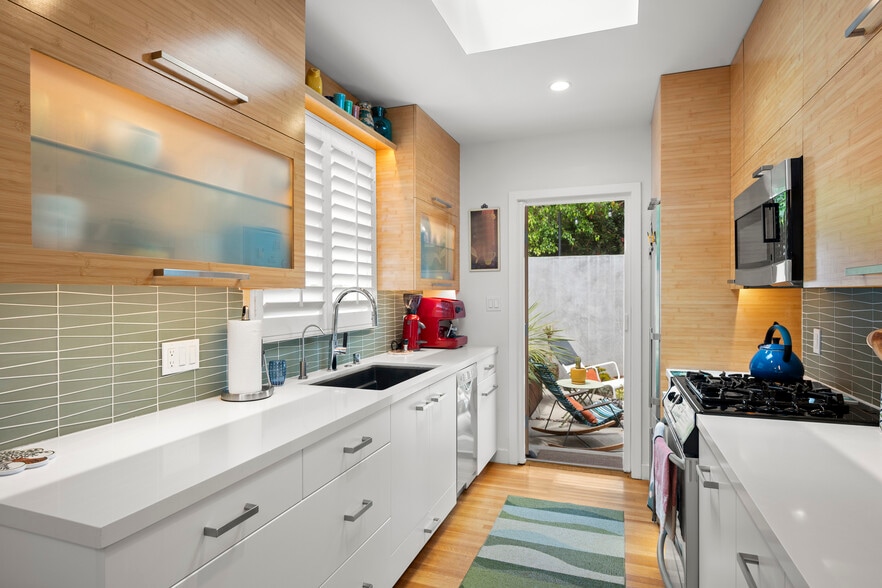 More Photos Of 112-20 E Redwood St, San Diego Apartments For Sale