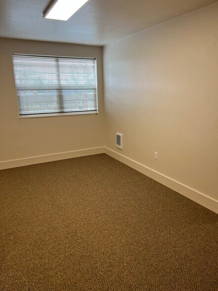 More Photos Of 750 W 10th Ave, Junction City Office For Lease