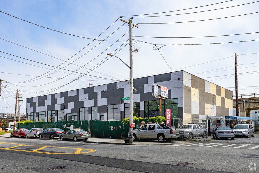 More Photos Of 7305 Beach Channel Dr, Far Rockaway Warehouse For Lease