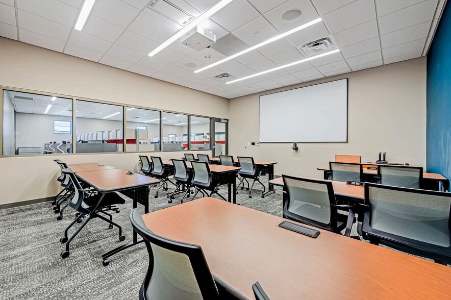 More Photos Of 3610-3626 West Ave, San Antonio Office For Sale