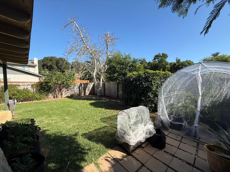 More Photos Of 50 Portal St, Oak View Multifamily For Sale